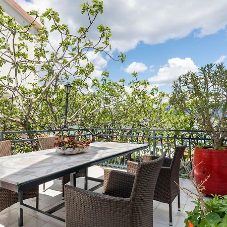 Apartments Rogulj 特罗吉尔 外观 照片