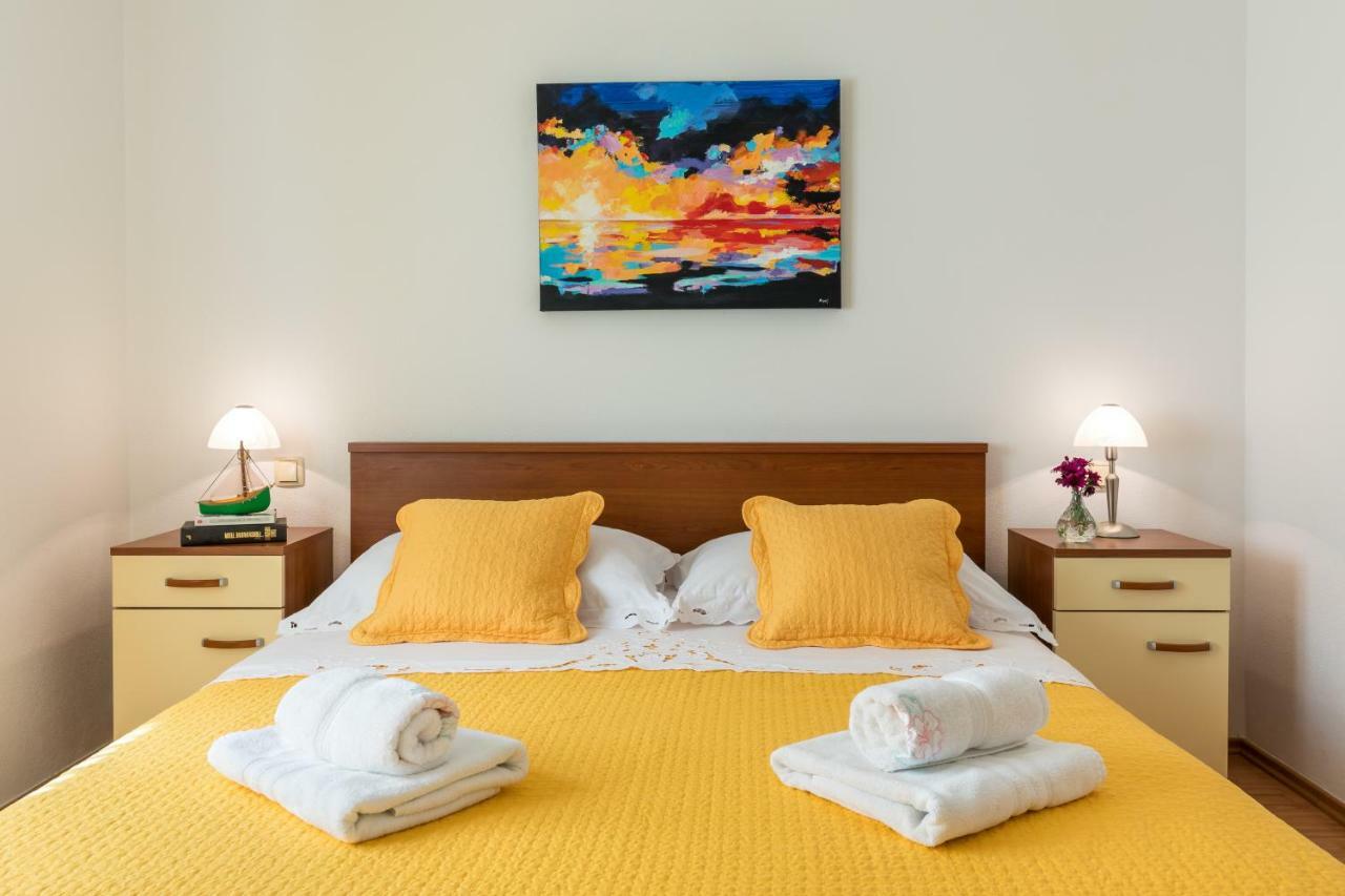 Apartments Rogulj 特罗吉尔 外观 照片