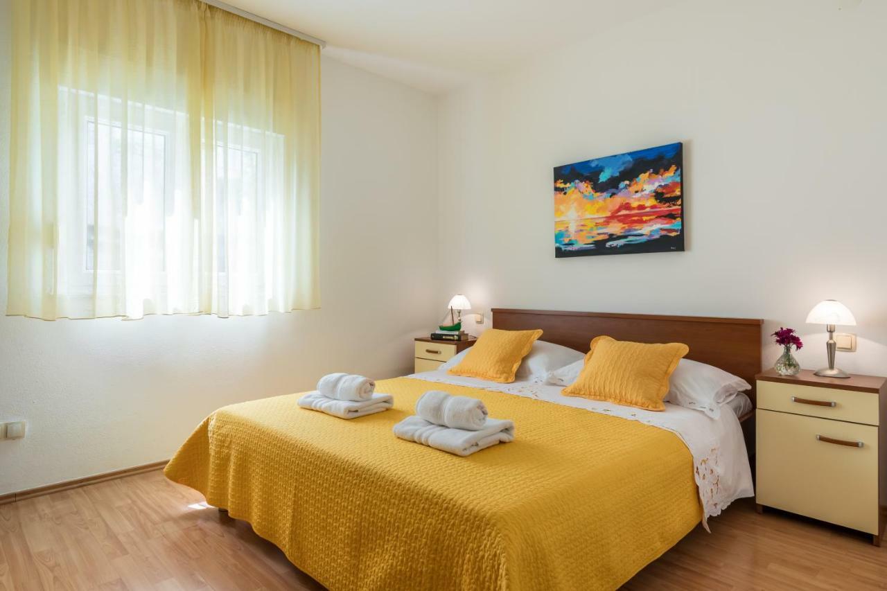 Apartments Rogulj 特罗吉尔 外观 照片